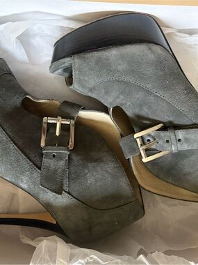 Michael Kors Gray Suede Platform Buckle Heeled Boots